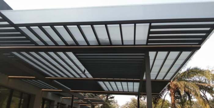 How to Choose the Right Thickness for Polycarbonate Roofing Sheets