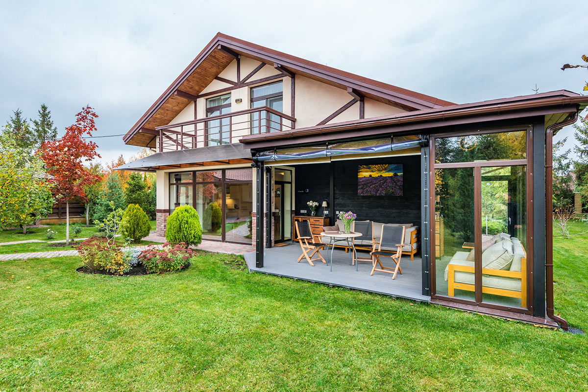 Sunroom built with tilara polycarbonate sheet